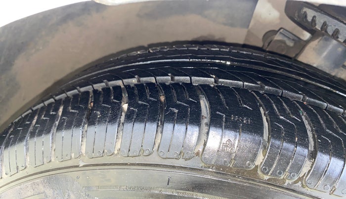2016 Skoda Rapid 1.5 TDI CR STYLE PLUS AT, Diesel, Automatic, 1,10,839 km, Left Front Tyre Tread