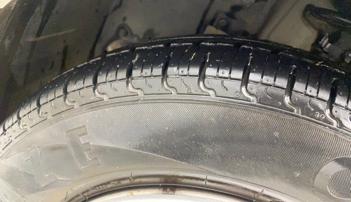 2018 Datsun Redi Go A, Petrol, Manual, 70,062 km, Left Front Tyre Tread