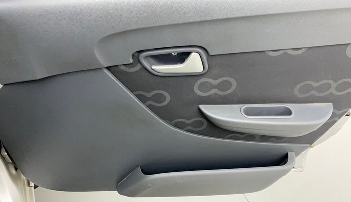 2016 Maruti Alto 800 LXI, Petrol, Manual, 32,210 km, Driver Side Door Panels Control