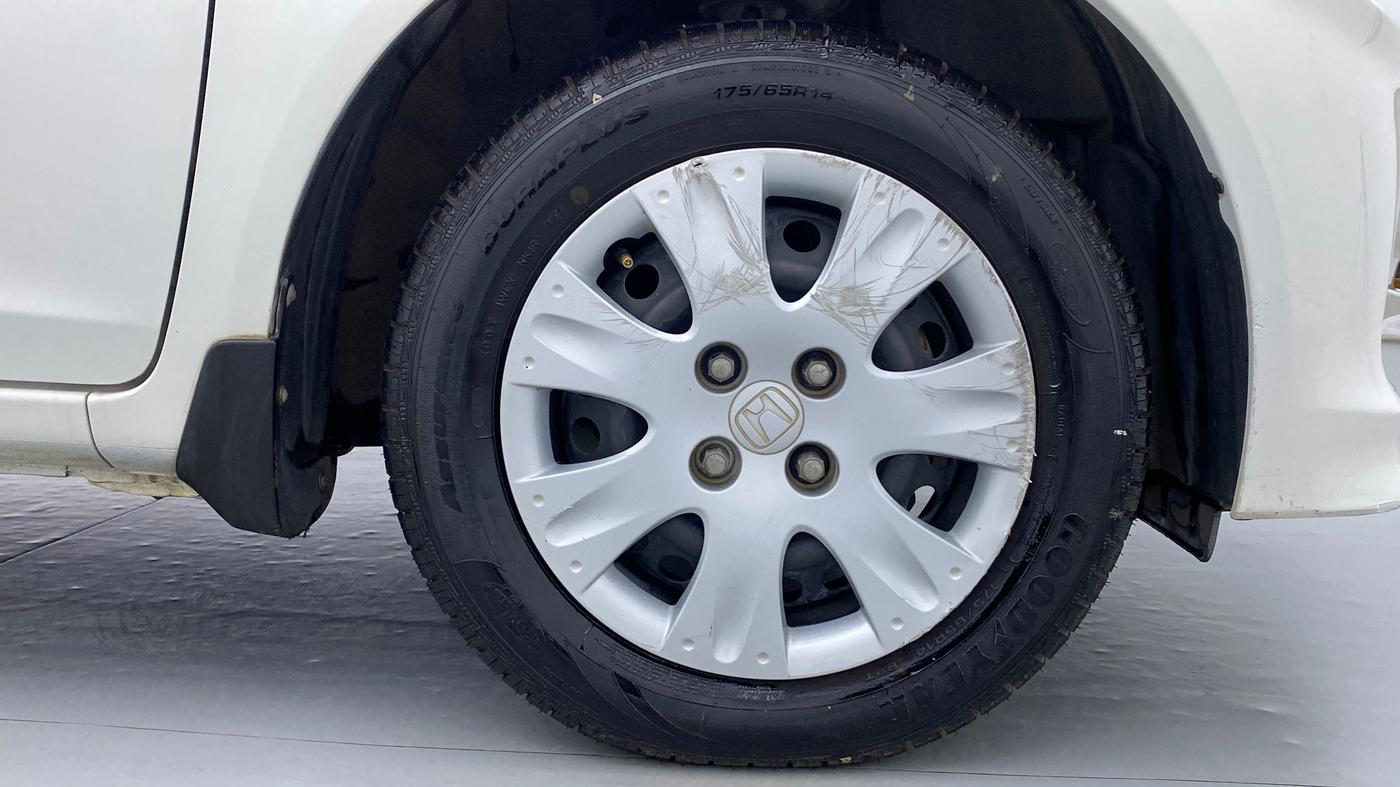 2014 Honda Amaze 1.2 SMT I VTEC, Petrol, Manual, 77,039 km, Right Front Wheel
