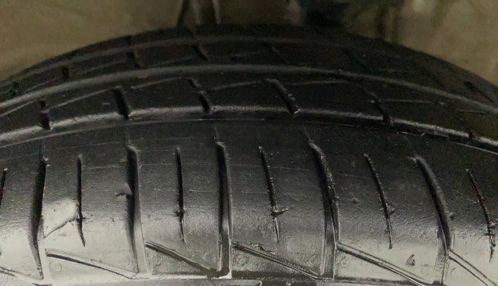 2022 Maruti Alto LXI OPT CNG, CNG, Manual, 15,855 km, Left Front Tyre Tread