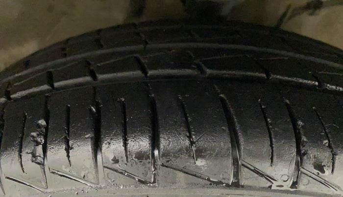 2022 Maruti Alto LXI OPT CNG, CNG, Manual, 15,855 km, Right Front Tyre Tread