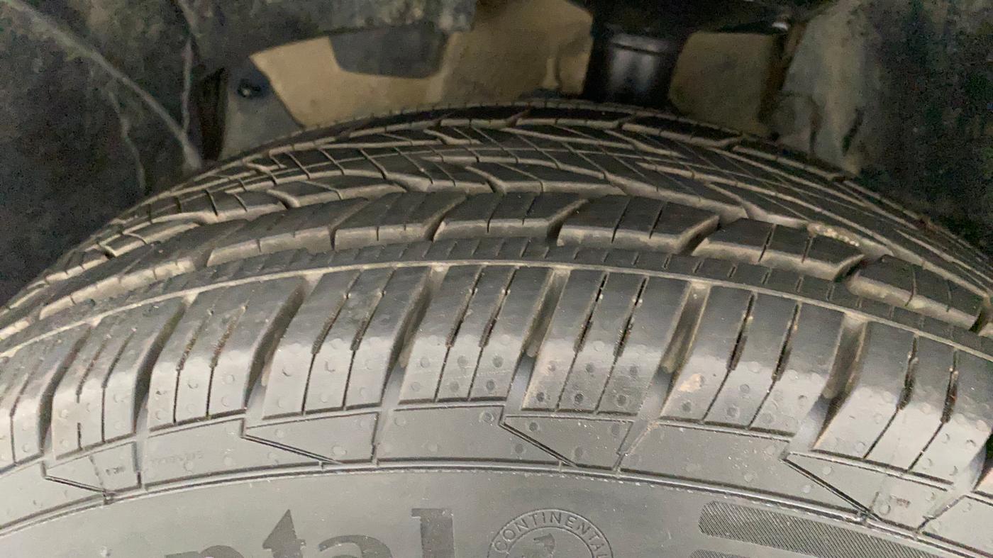 2012 Renault Duster 85 PS RXL DIESEL, Diesel, Manual, 53,113 km, Left Front Tyre Tread