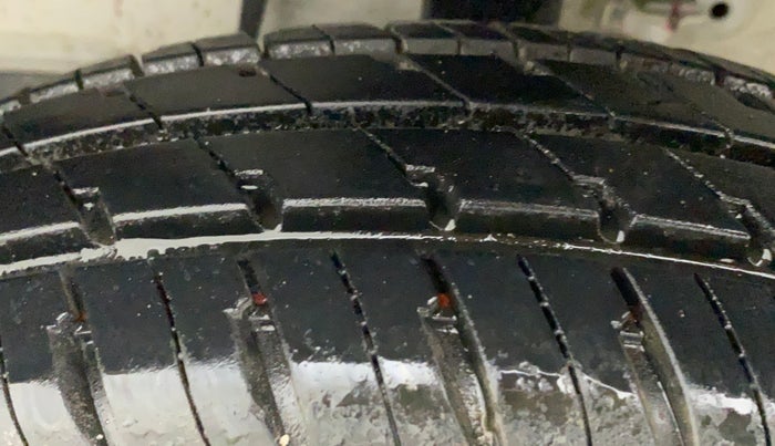 2022 Maruti Alto K10 LXI, Petrol, Manual, 1,063 km, Left Front Tyre Tread