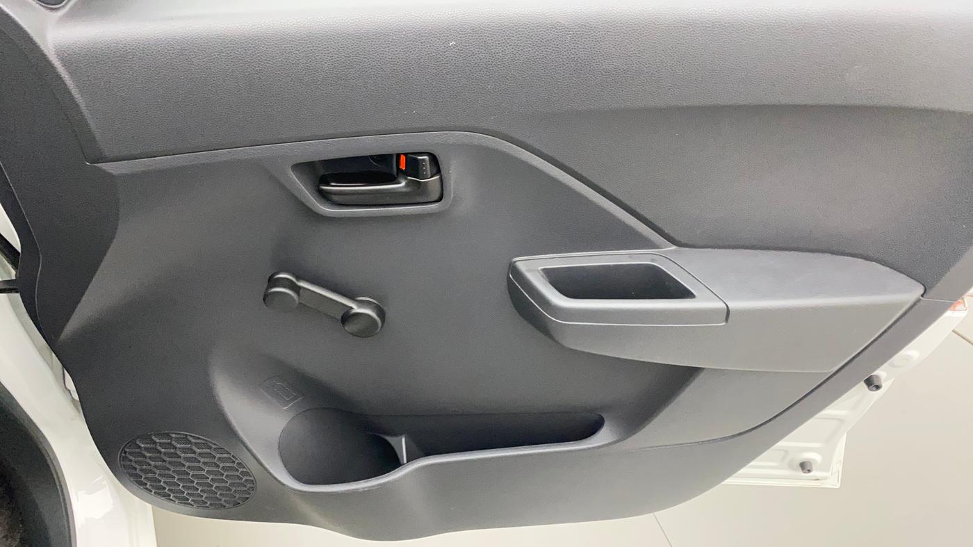 2022 Maruti Alto K10 LXI, Petrol, Manual, 1,063 km, Driver Side Door Panels Control