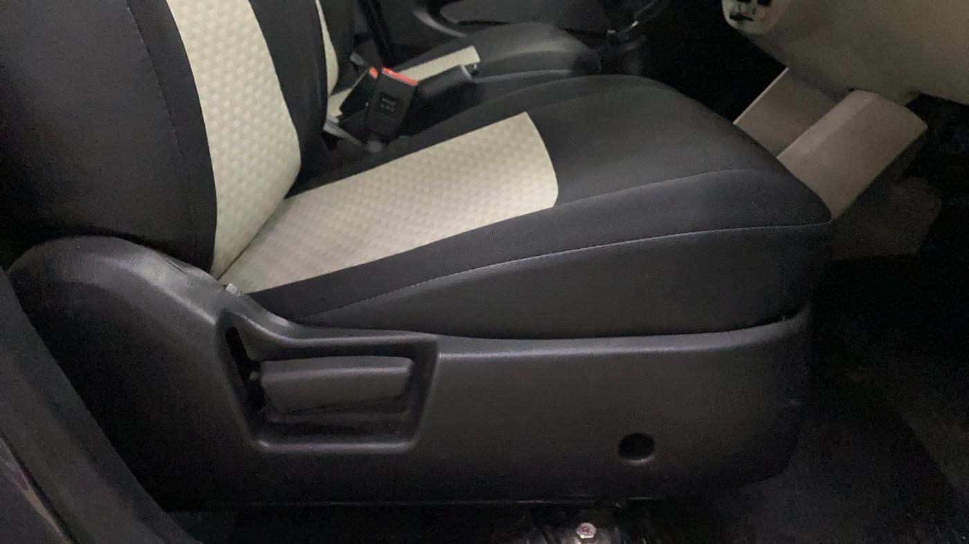 2021 Maruti Alto VXI, Petrol, Manual, 30,717 km, Driver Side Adjustment Panel