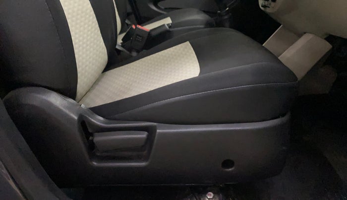 2021 Maruti Alto VXI, Petrol, Manual, 30,717 km, Driver Side Adjustment Panel