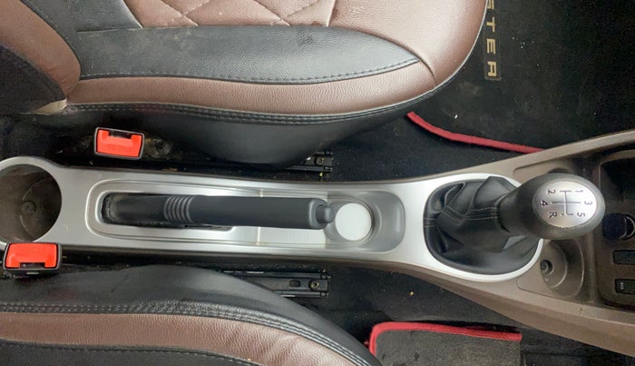 2019 Renault Duster RXS PETROL, Petrol, Manual, 40,770 km, Gear Lever