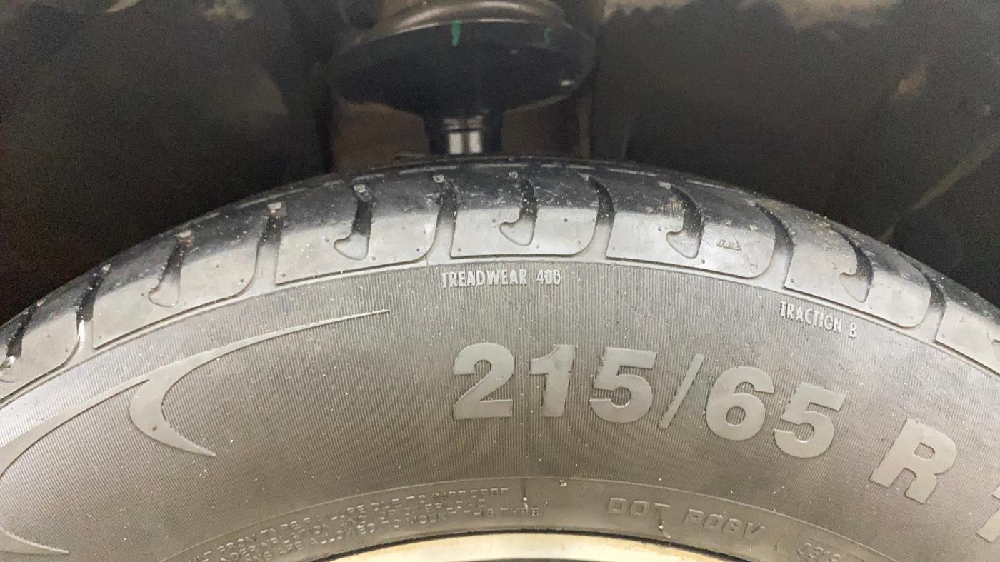 2019 Renault Duster RXS PETROL, Petrol, Manual, 40,770 km, Right Front Tyre Tread