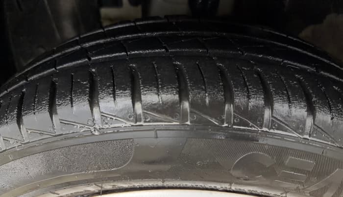 2022 Renault Kwid RXT 1.0 AMT, Petrol, Automatic, 27,613 km, Left Front Tyre Tread
