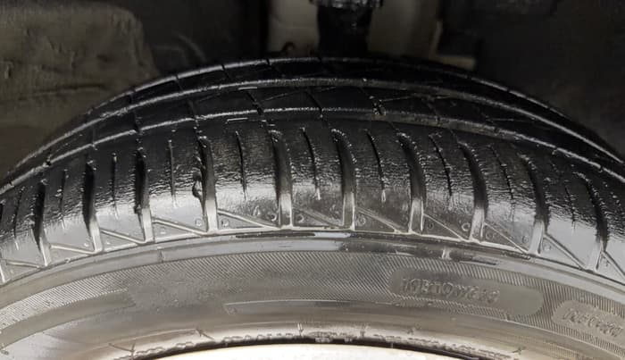 2022 Renault Kwid RXT 1.0 AMT, Petrol, Automatic, 27,613 km, Right Front Tyre Tread