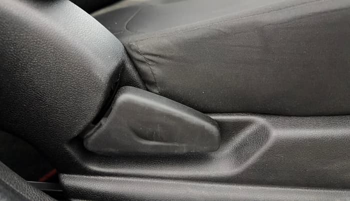 2022 Renault Kwid RXT 1.0 AMT, Petrol, Automatic, 27,613 km, Driver Side Adjustment Panel