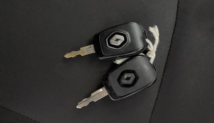 2022 Renault Kwid RXT 1.0 AMT, Petrol, Automatic, 27,613 km, Key Close Up