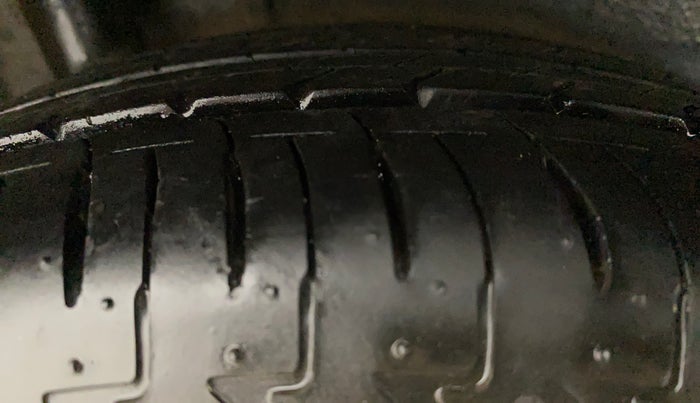 2017 Maruti IGNIS ALPHA 1.2, Petrol, Manual, 64,694 km, Right Rear Tyre Tread