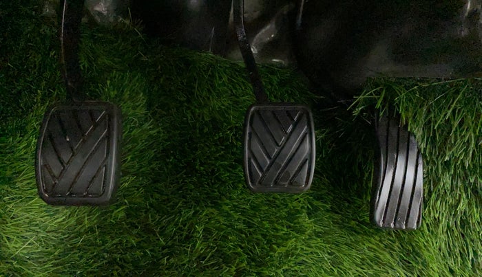 2013 Maruti Wagon R Stingray VXI, Petrol, Manual, 44,439 km, Pedals