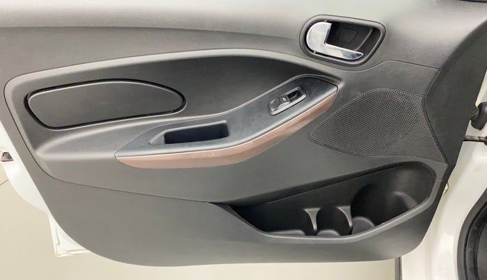 2019 Ford FREESTYLE TITANIUM 1.2 PETROL, Petrol, Manual, 39,320 km, Left front window switch / handle - Switch/handle not functional