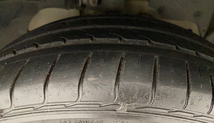 2019 Ford FREESTYLE TITANIUM 1.2 PETROL, Petrol, Manual, 39,320 km, Right Front Tyre Tread