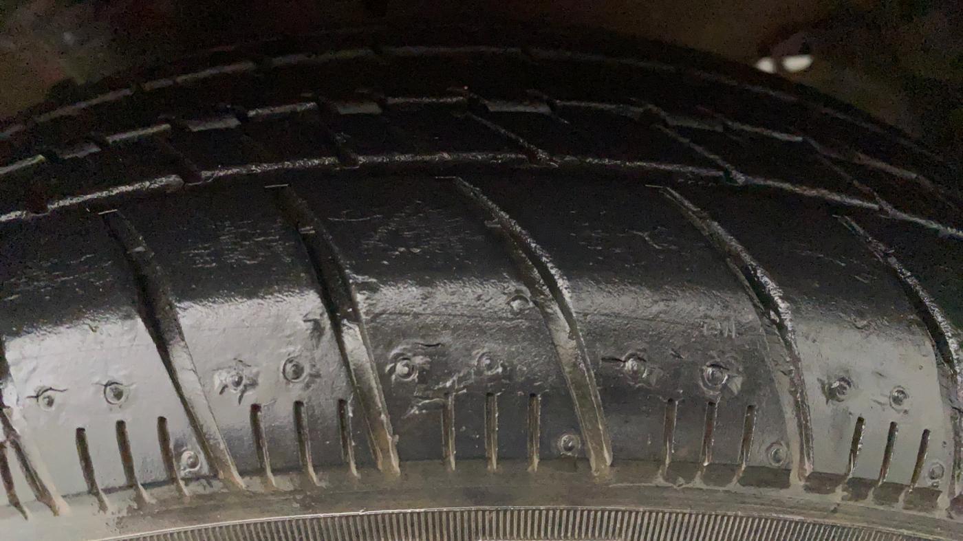 2017 Maruti Celerio VXI (O), Petrol, Manual, 29,175 km, Left Front Tyre Tread