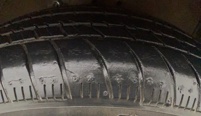 2017 Maruti Celerio VXI (O), Petrol, Manual, 29,175 km, Right Front Tyre Tread