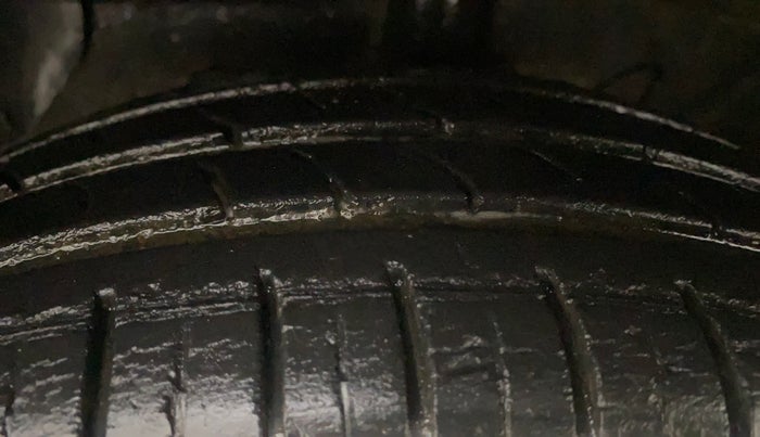 2019 Hyundai GRAND I10 NIOS MAGNA AMT 1.2 KAPPA VTVT, Petrol, Automatic, 24,867 km, Left Front Tyre Tread