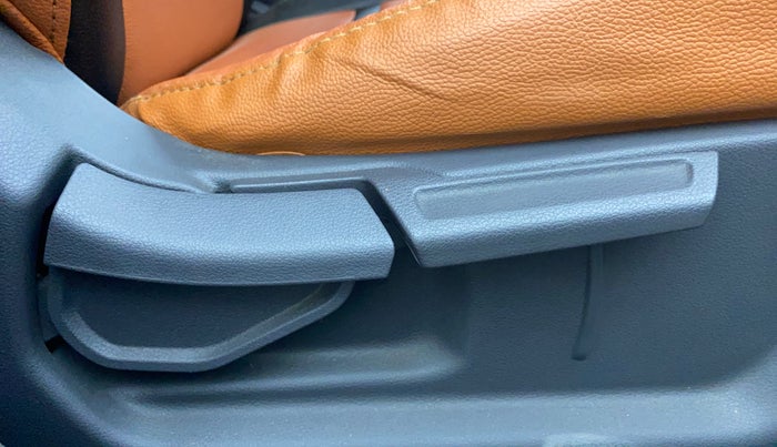 2019 Hyundai GRAND I10 NIOS MAGNA AMT 1.2 KAPPA VTVT, Petrol, Automatic, 24,867 km, Driver Side Adjustment Panel