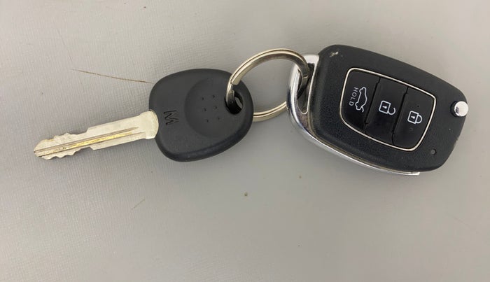 2019 Hyundai GRAND I10 NIOS MAGNA AMT 1.2 KAPPA VTVT, Petrol, Automatic, 24,867 km, Key Close Up