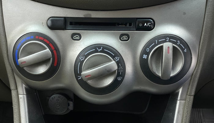 2012 Hyundai i10 MAGNA 1.1, CNG, Manual, 1,15,553 km, Dashboard - Air Re-circulation knob is not working