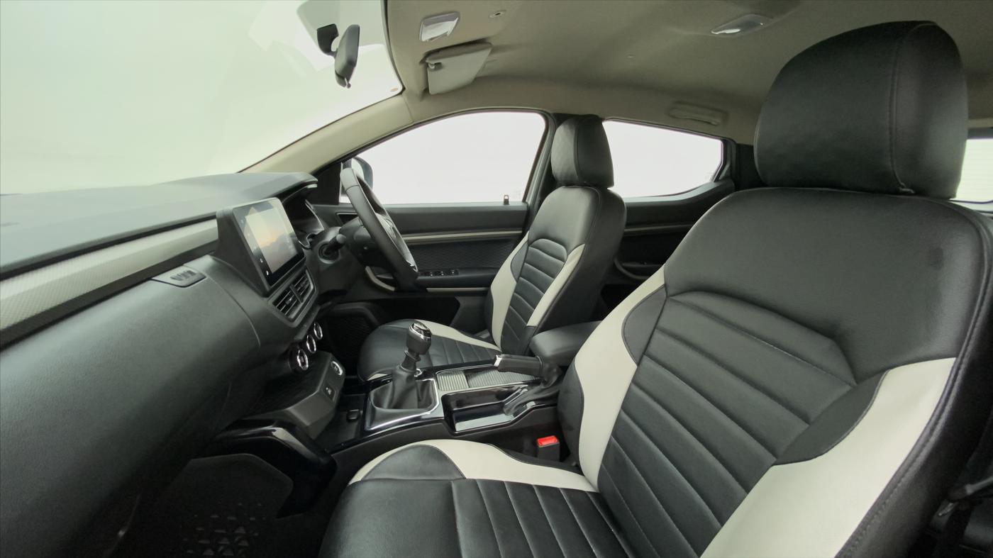 2021 Renault Kiger RXZ 1.0 MT, Petrol, Manual, 8,434 km, Right Side Front Door Cabin