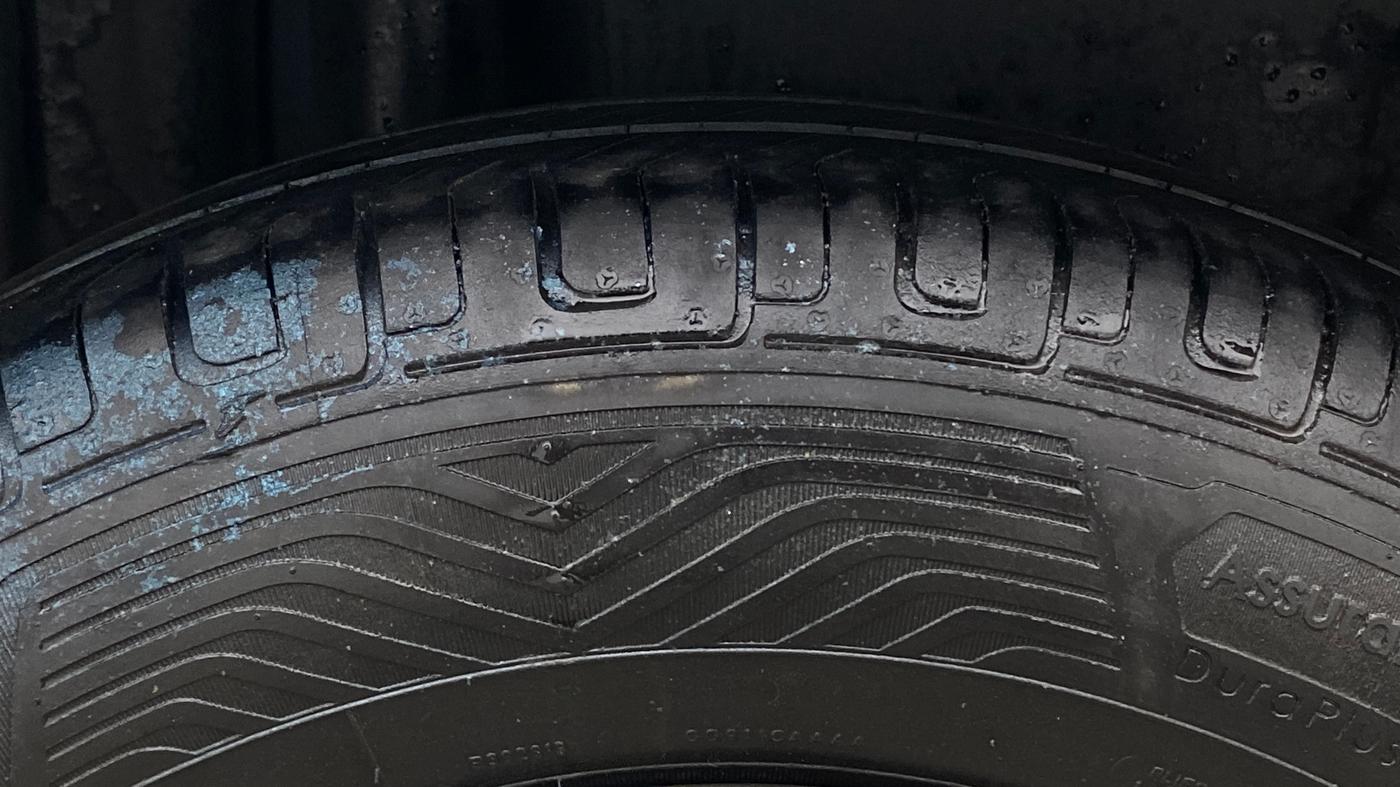 2014 Maruti Swift Dzire VXI, Petrol, Manual, 69,064 km, Right Rear Tyre Tread