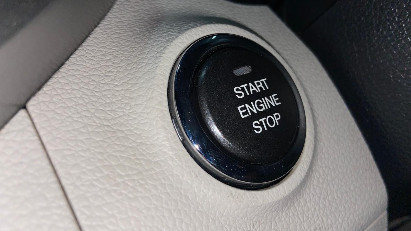 2021 Mahindra XUV300 W8 (O) 1.2 PETROL AMT, Petrol, Automatic, 91,580 km, Keyless Start/ Stop Button