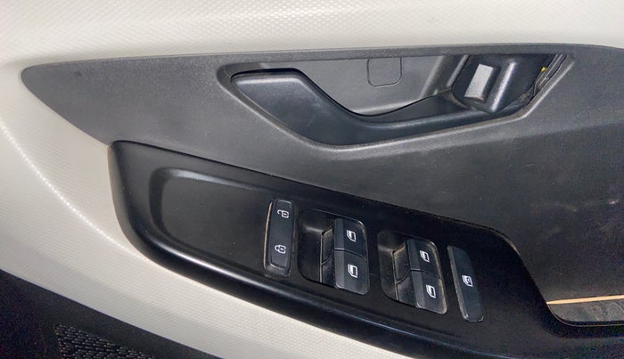 2022 Hyundai Creta E 1.5 DIESEL, Diesel, Manual, 86,358 km, Driver Side Door Panels Control