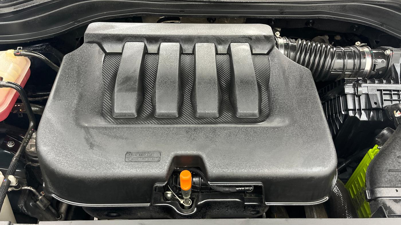 2023 Mahindra XUV700 AX 7 LUXURY P AT 7 STR, Petrol, Automatic, 36,778 km, Engine View