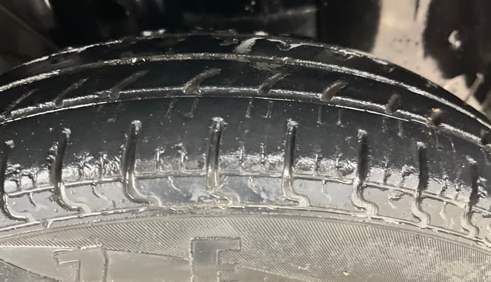 2018 Renault Kwid RXT 1.0 (O), Petrol, Manual, 36,831 km, Right Front Tyre Tread