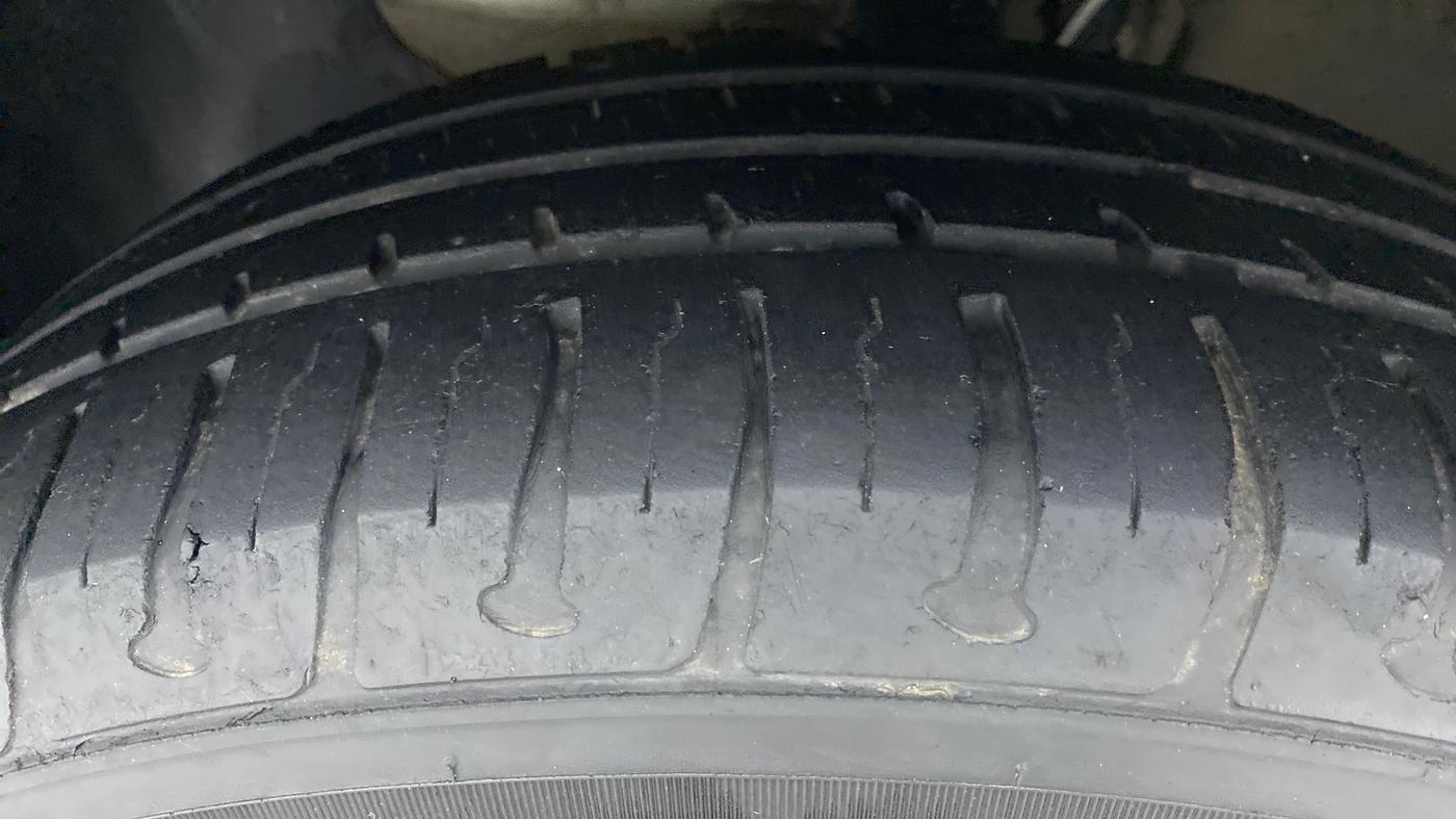 2018 Hyundai Elite i20 SPORTZ 1.2, Petrol, Manual, 31,690 km, Left Front Tyre Tread