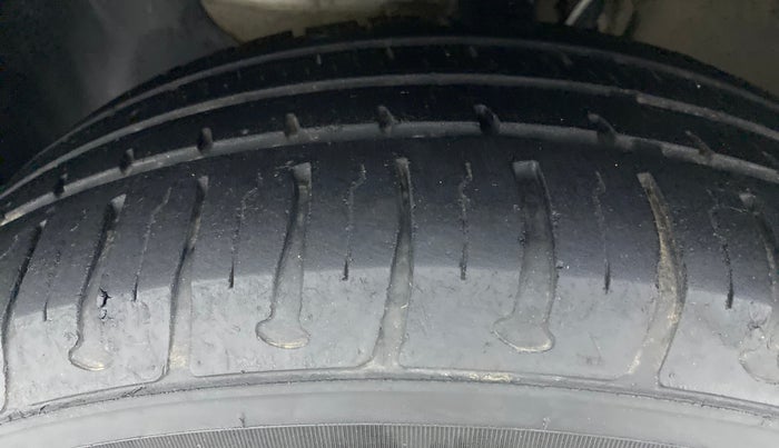 2018 Hyundai Elite i20 SPORTZ 1.2, Petrol, Manual, 31,690 km, Left Front Tyre Tread