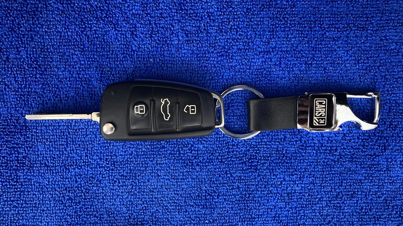 2018 Audi A3 35TDI PREMIUM, Diesel, Automatic, 40,876 km, Key Close Up