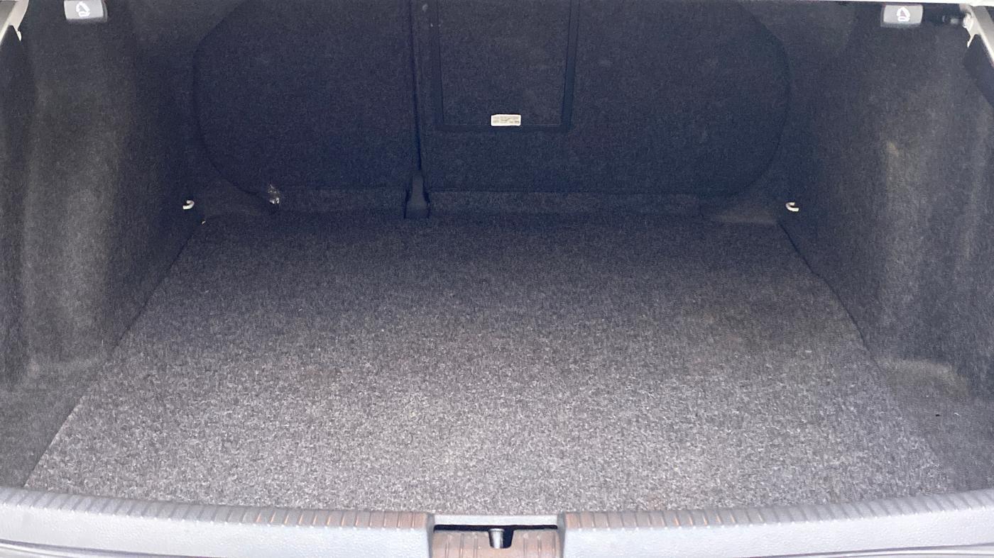 2014 Volkswagen Jetta HIGHLINE 2.0 TDI MT, Diesel, Manual, 72,971 km, Boot Inside