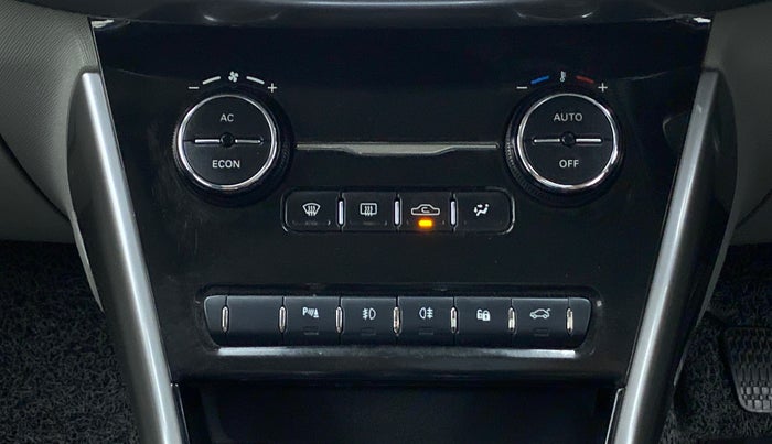 2018 Tata NEXON XZ+ 1.2 DUAL TONE, Petrol, Manual, 51,902 km, Automatic Climate Control