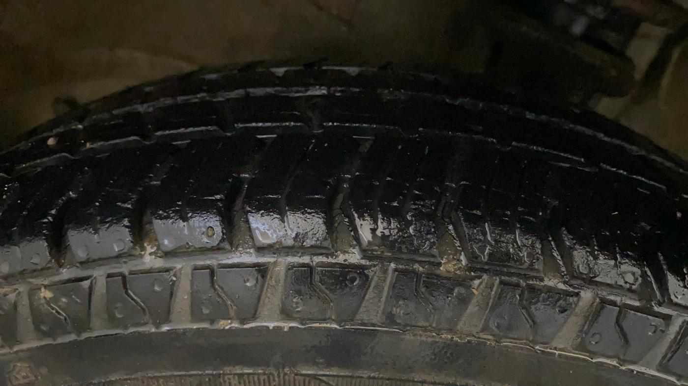2017 Maruti Alto 800 LXI, Petrol, Manual, 15,049 km, Left Front Tyre Tread