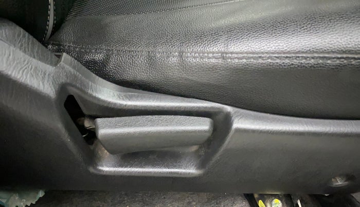 2022 Maruti Alto LXI O, Petrol, Manual, 21,359 km, Driver Side Adjustment Panel