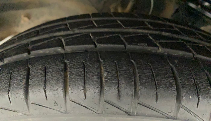 2022 Maruti Alto LXI O, Petrol, Manual, 21,359 km, Left Front Tyre Tread