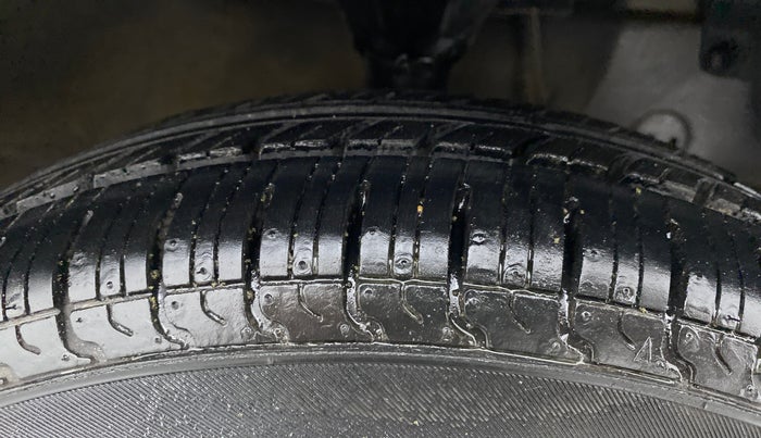 2015 Hyundai Eon ERA +, Petrol, Manual, 48,485 km, Right Front Tyre Tread