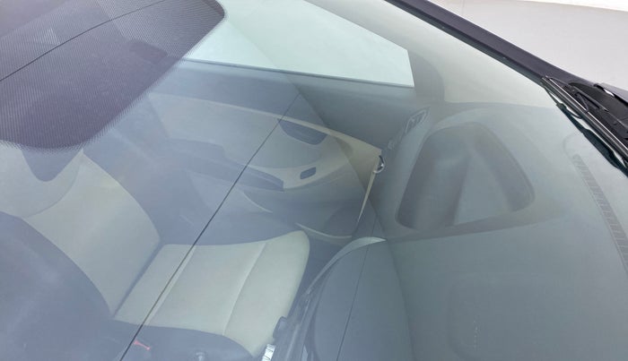 2015 Hyundai Eon ERA +, Petrol, Manual, 48,485 km, Front windshield - Minor spot on windshield