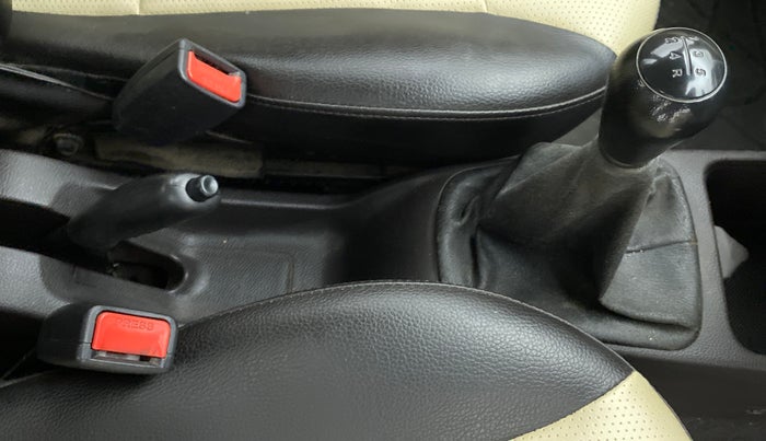 2015 Hyundai Eon ERA +, Petrol, Manual, 48,485 km, Gear Lever