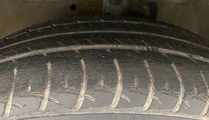 2016 Maruti Celerio ZXI AMT, Petrol, Automatic, 37,104 km, Left Front Tyre Tread