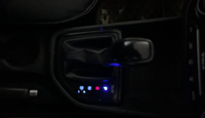 2017 Hyundai Creta SX PLUS AT 1.6 PETROL, Petrol, Automatic, 80,375 km, Gear Lever