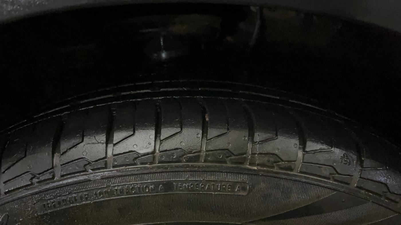 2017 Hyundai Creta SX PLUS AT 1.6 PETROL, Petrol, Automatic, 80,339 km, Left Front Tyre Tread