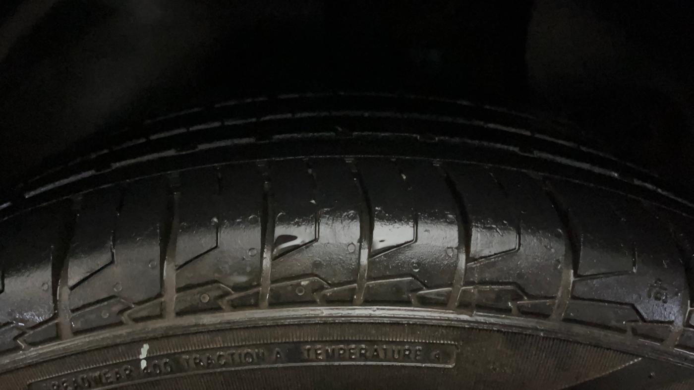 2017 Hyundai Creta SX PLUS AT 1.6 PETROL, Petrol, Automatic, 80,339 km, Left Rear Tyre Tread
