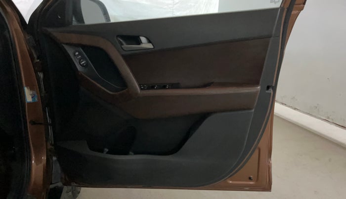 2017 Hyundai Creta SX PLUS AT 1.6 PETROL, Petrol, Automatic, 80,375 km, Driver Side Door Panels Control