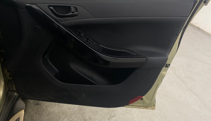 2023 Tata NEXON XZA PLUS LUX SUNROOF KAZIRANGA PETROL, Petrol, Automatic, 41,168 km, Driver Side Door Panels Control
